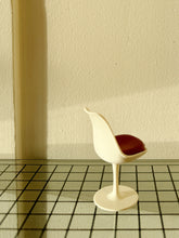 Load image into Gallery viewer, MINIATURES / Tulip Chair - Eero Saarinen
