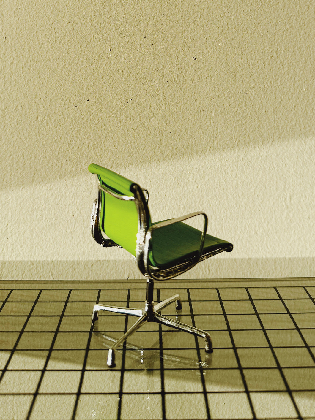 MINIATURES / EA117 Chair - Eames