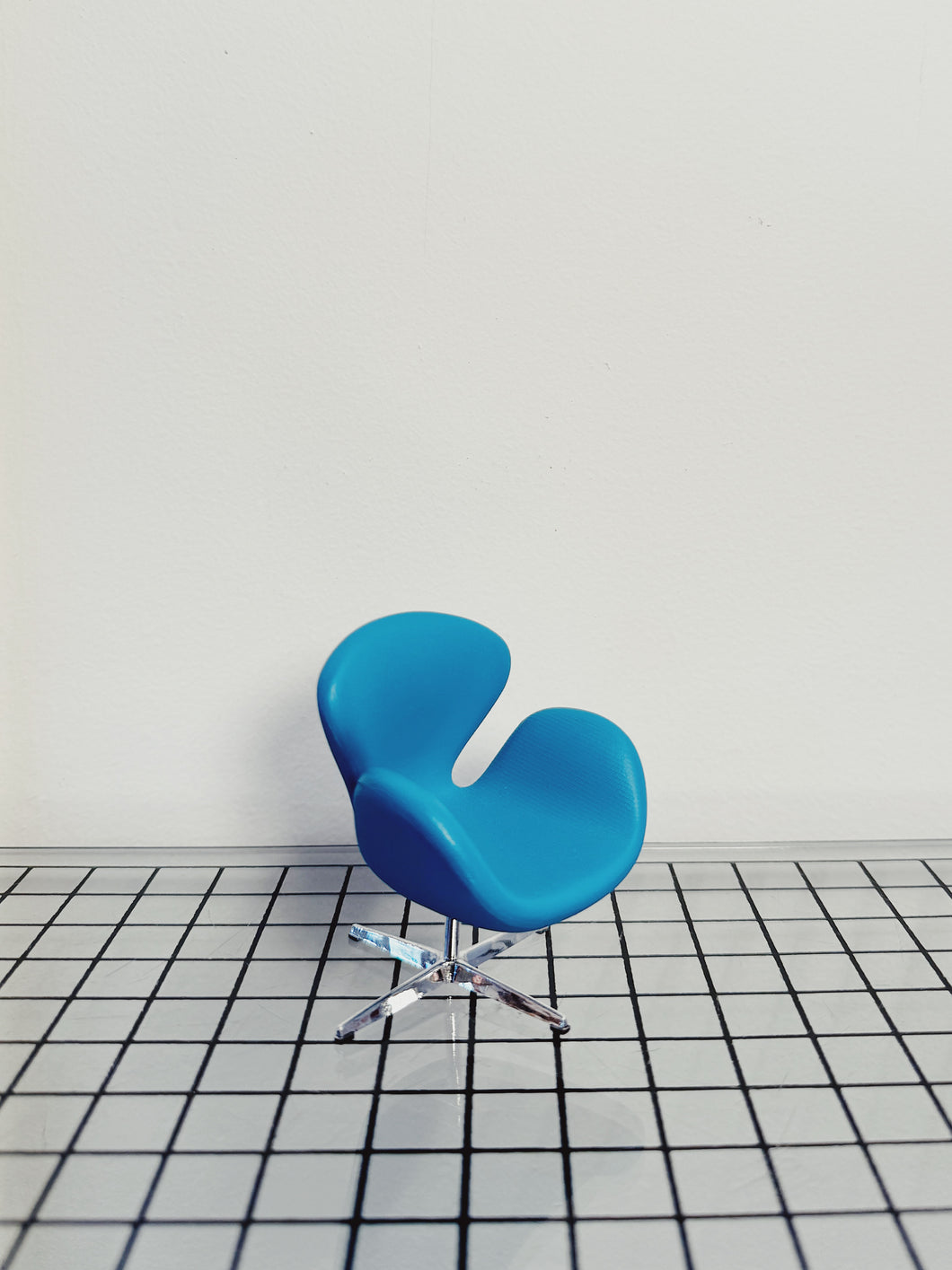 MINIATURES / Swan Chair - Arne Jacobsen