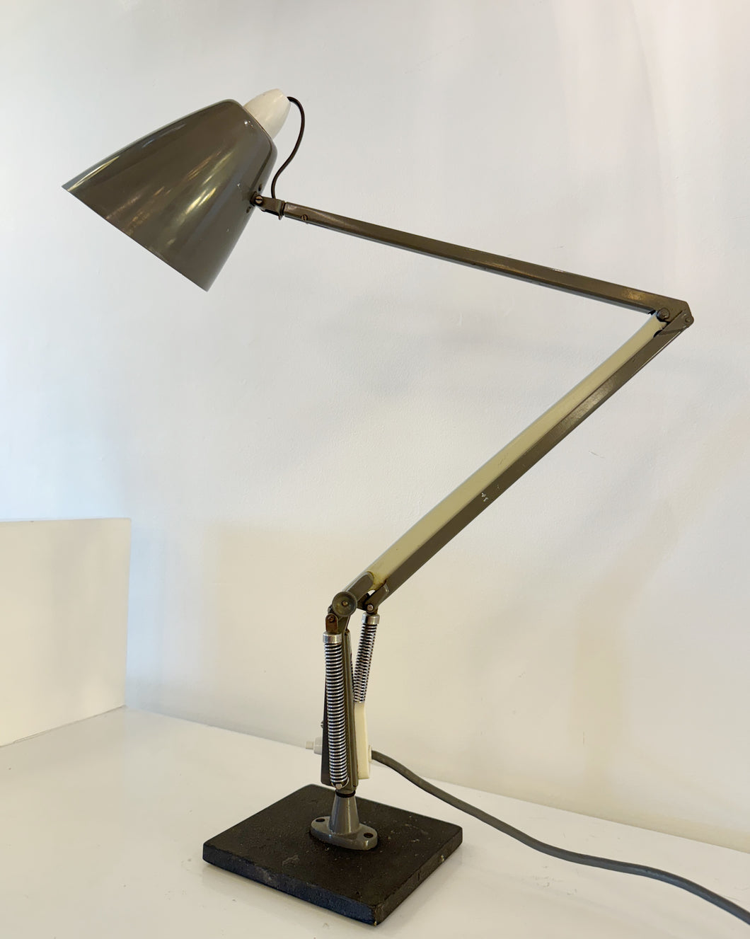 PLANET / Studio K Desk Lamp - Grey