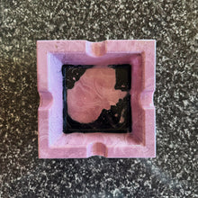 Load image into Gallery viewer, RESIN / Ashtray / Handmade / Memphis Mauve
