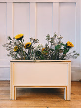 Load image into Gallery viewer, PIERRE VANDEL / Cream Planter
