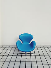 Load image into Gallery viewer, MINIATURES / Swan Chair - Arne Jacobsen
