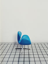 Load image into Gallery viewer, MINIATURES / Swan Chair - Arne Jacobsen
