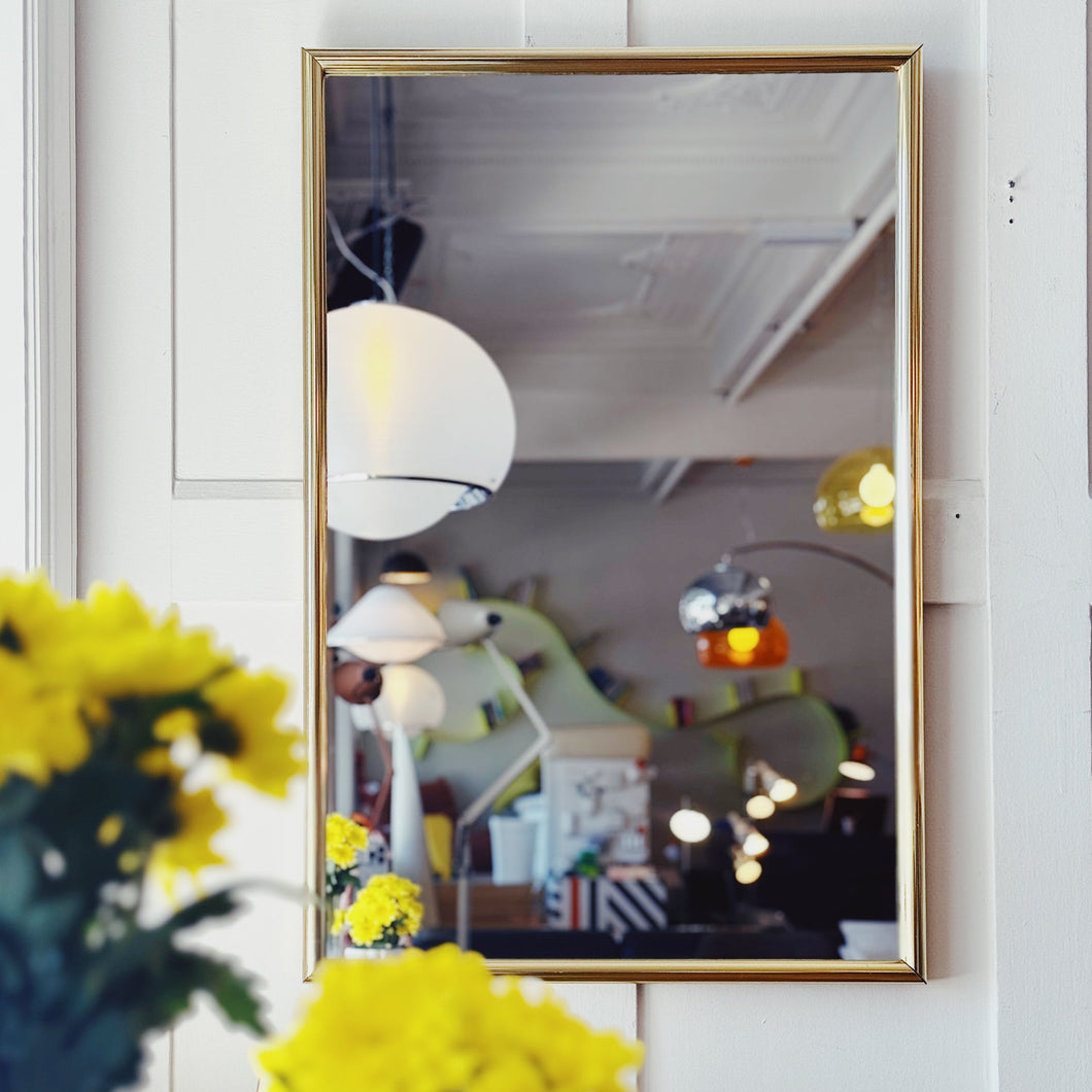 VINTAGE / Gold Frame Mirror