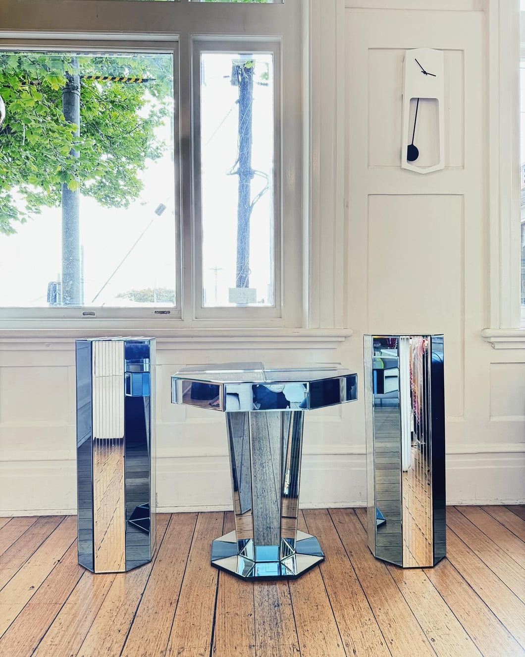 VINTAGE / Deco Mirrored Table & Plinths Setting