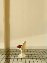 Load image into Gallery viewer, MINIATURES / Tulip Chair - Eero Saarinen
