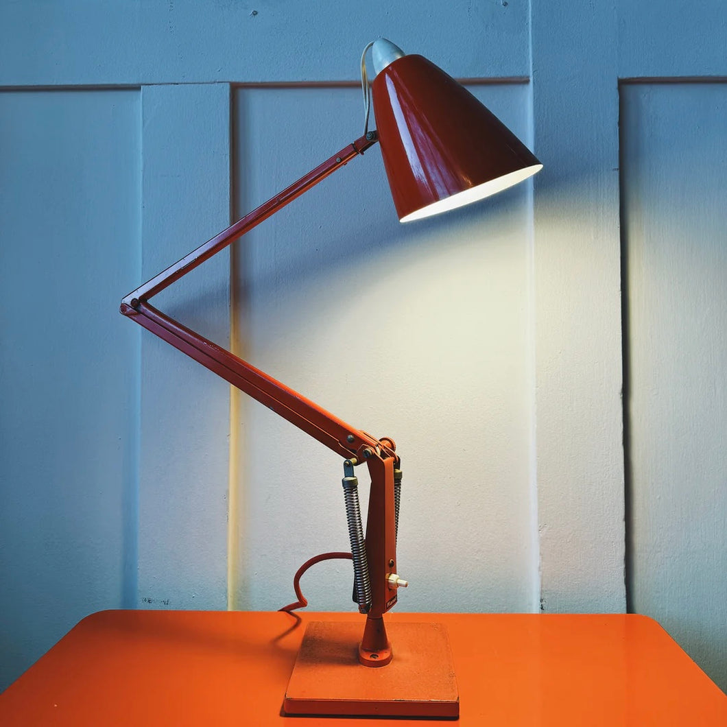 PLANET / Studio K Desk Lamp - Tomato Red