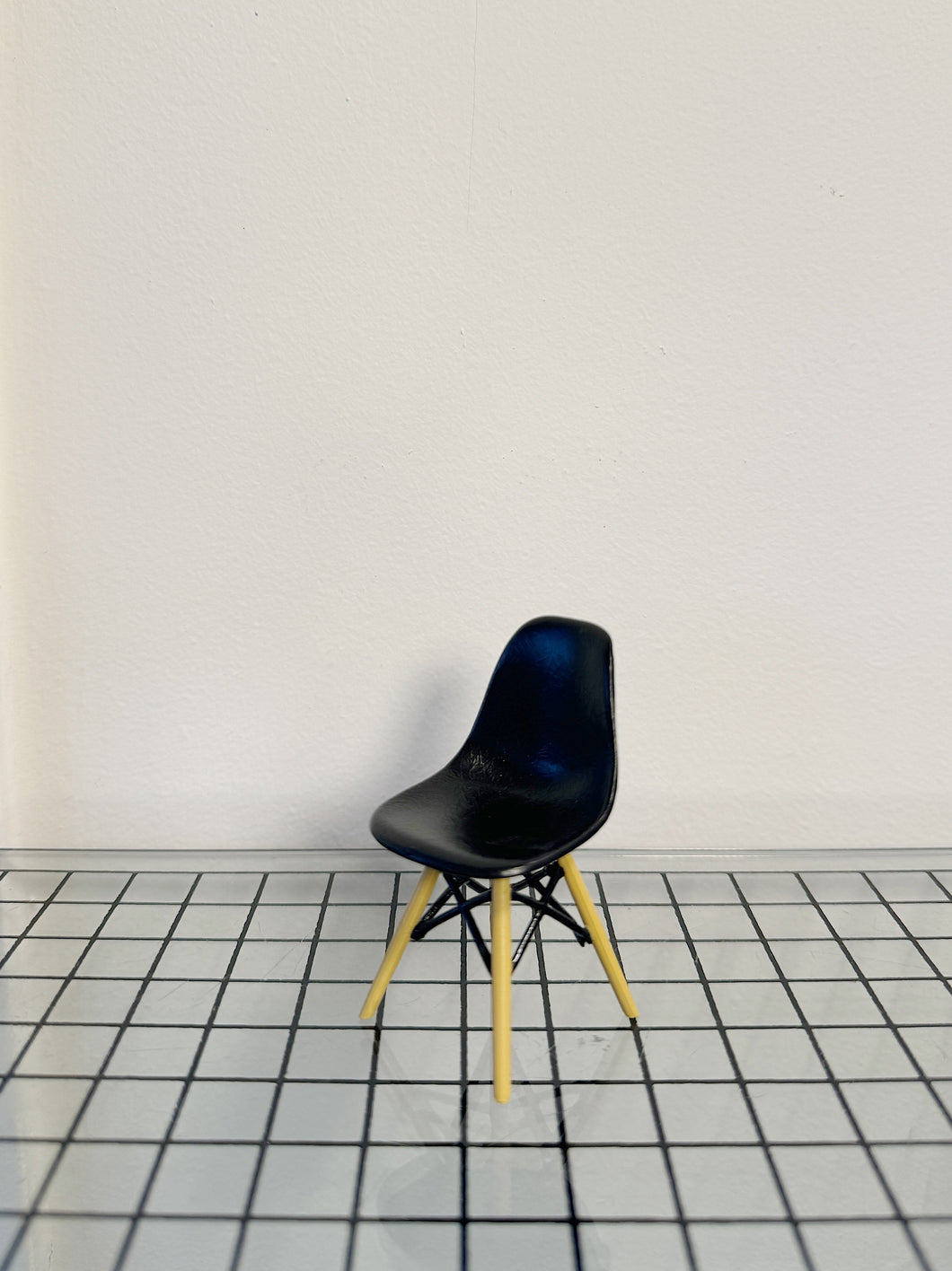 MINIATURES / DSW Chair - Eames